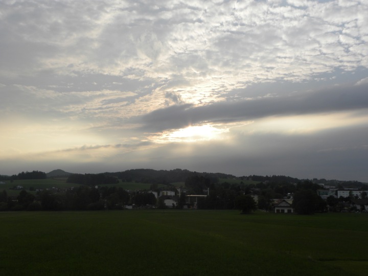 Wolkenbild_Frankenburg.jpg
